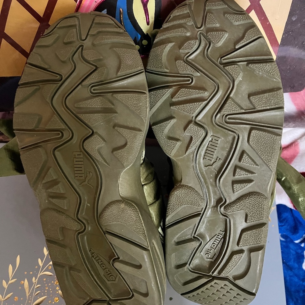 Designer Shoes - Picture 2 of 5